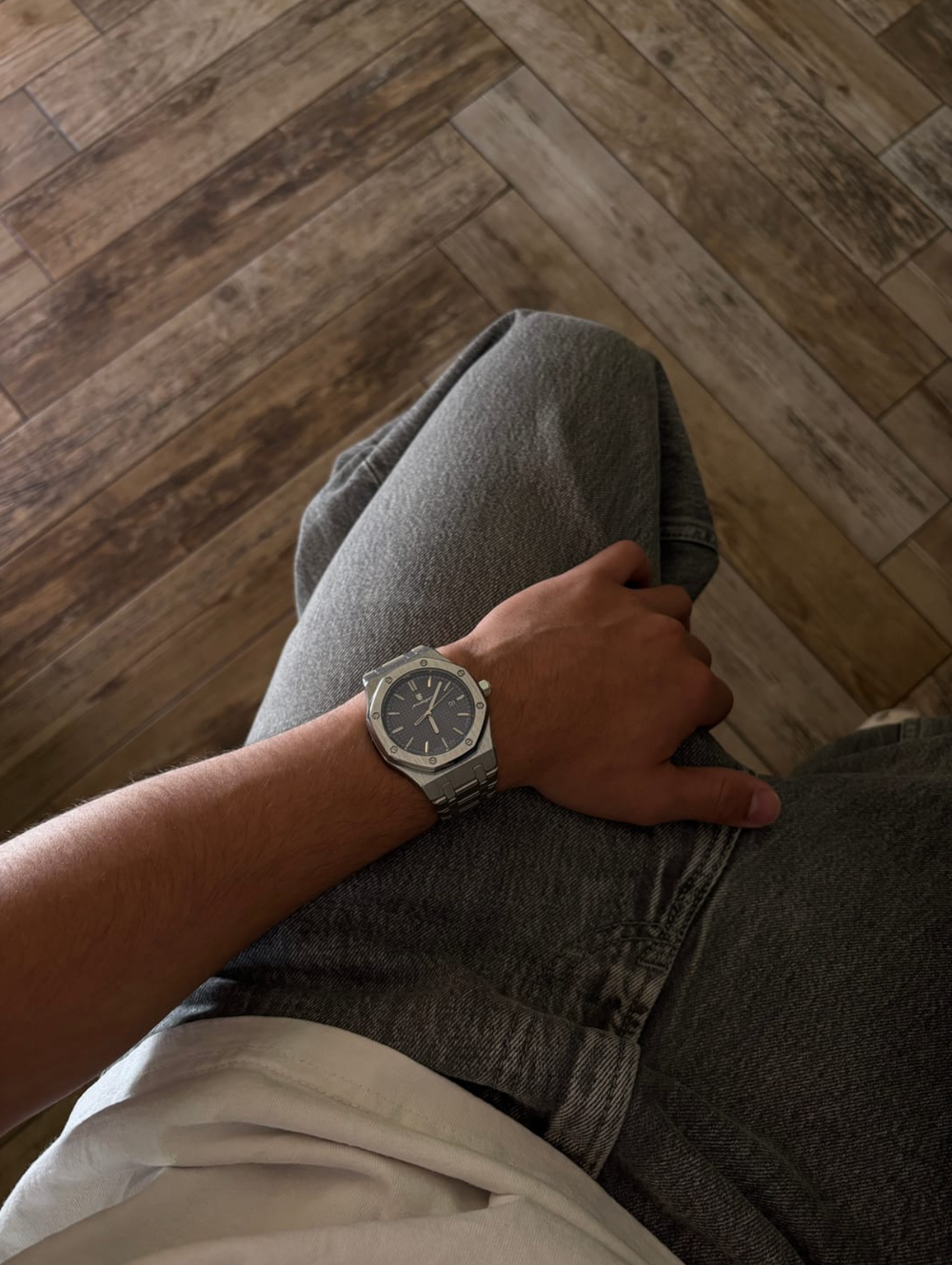 <h2>Trusted by <strong>50.000+</strong> Classy Men all over the globe</h2><ul><li></li></ul>