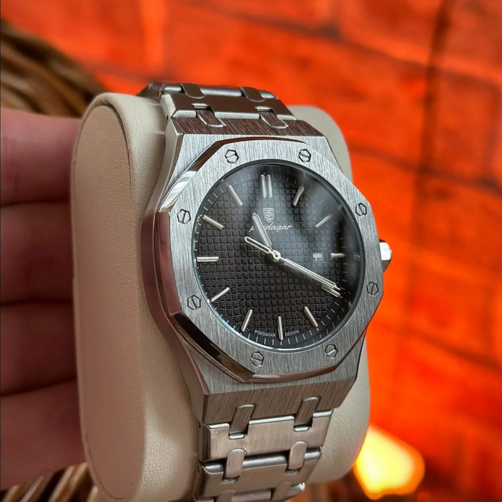 <h2>Trusted by <strong>50.000+</strong> Classy Men all over the globe</h2><ul><li></li></ul>