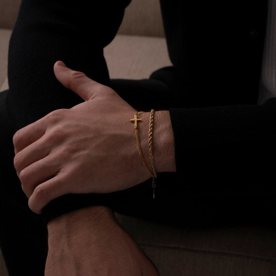 CROSS BRACELET | 18K Gold - Vetro Watches